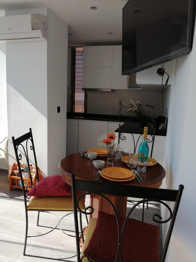 Apartamento Beach First Line Apartment ฟูเอนฮิโรลา ภายนอก รูปภาพ